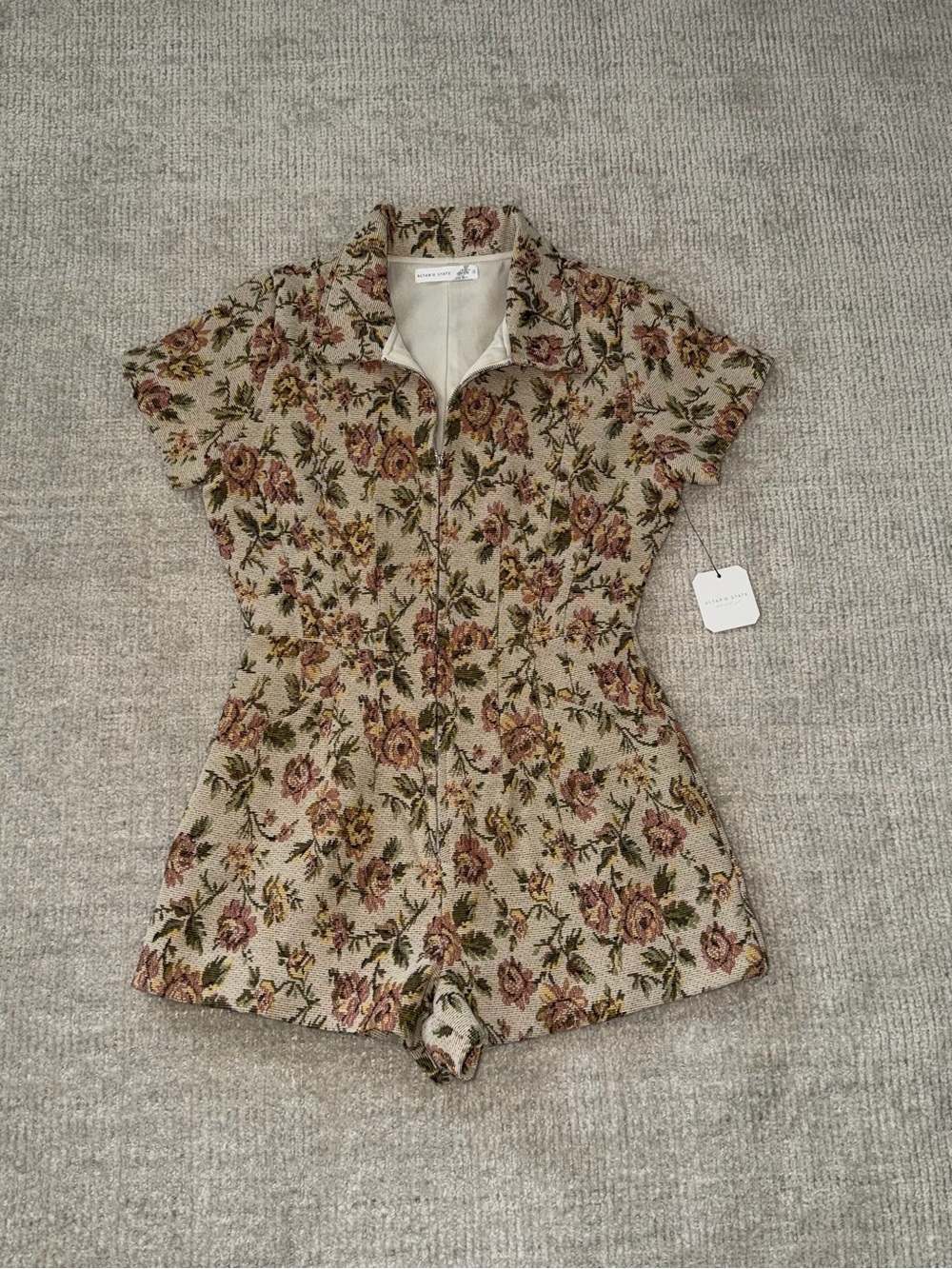 Altar’d State Floral Tapestry Zip-Up Romper – Size Small NW - Picture 2 of 7